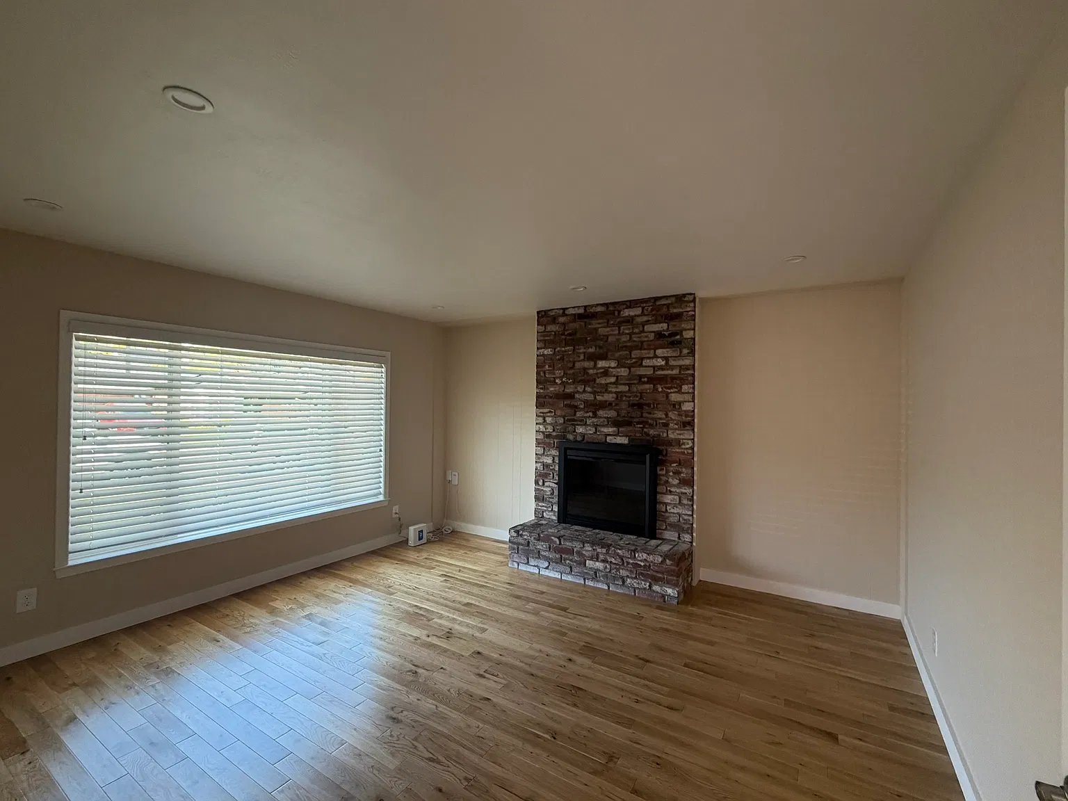 3 bed, 1855 sqft, $6,500 — Photo 2