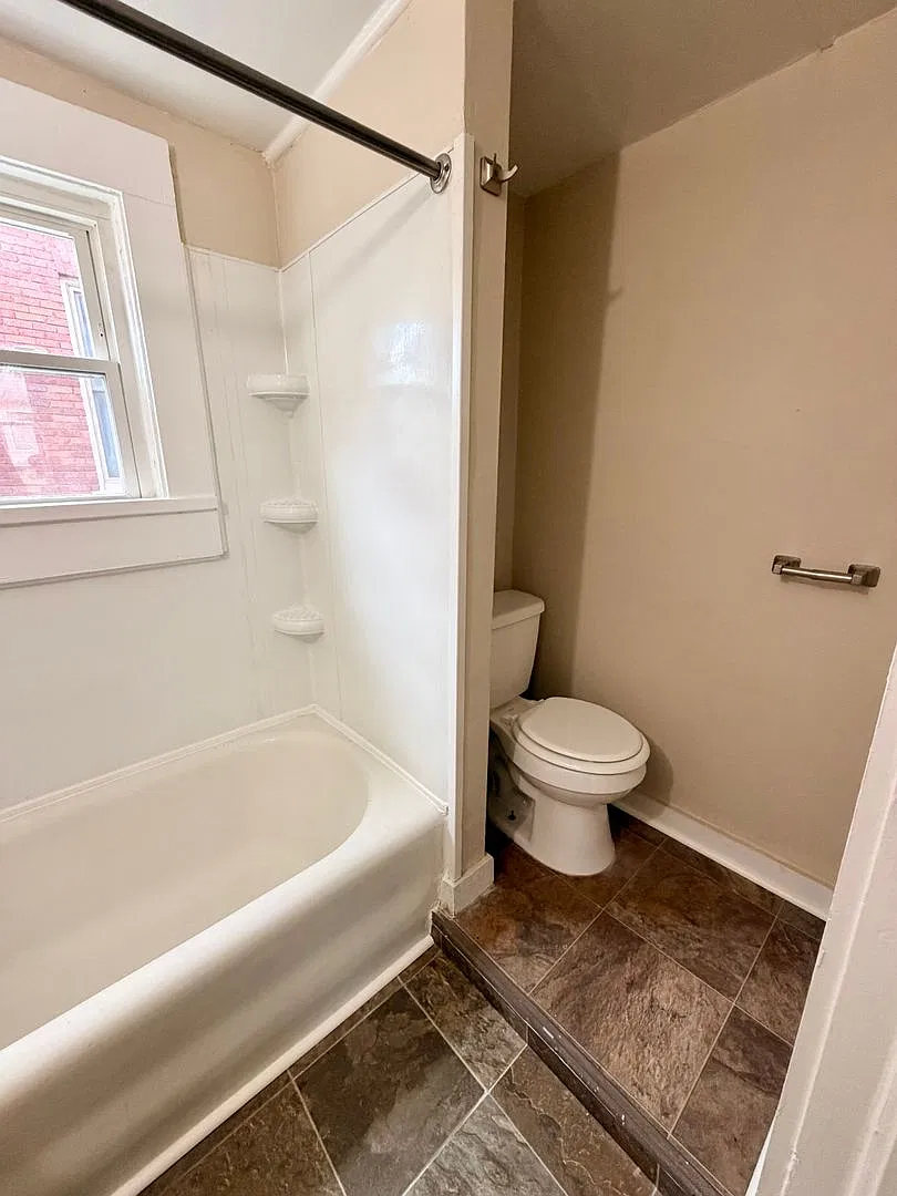 1201 Columbia Ave — Photo 4