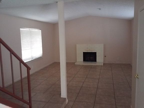 4th image of 4039 E Boston Ave