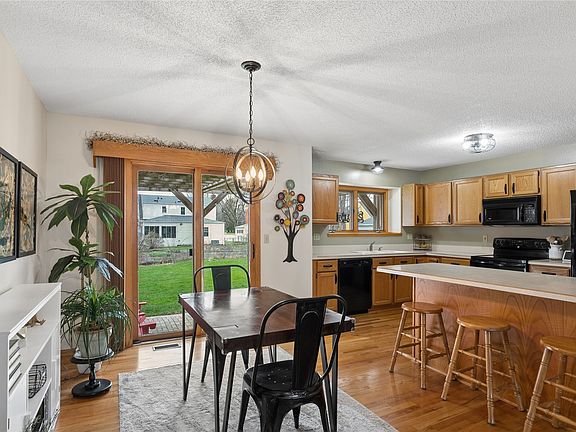 5th image of 2110 47th St