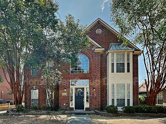 3rd image of 2405 Dyers Oak Dr