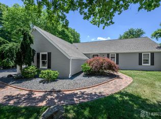111 Corrine Dr, Pennington, NJ 08534