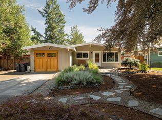3385 Perrydale Ct, Medford, OR 97501