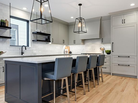 4th image of 1454 W Diversey Pkwy #2