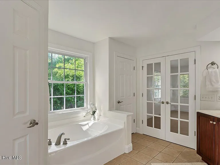 430 N Ridge St — Photo 40