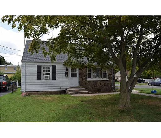2224 Lewis Pl photo 1