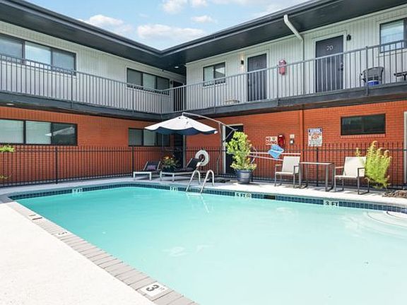 3rd image of 2301 Commonwealth St APT 7