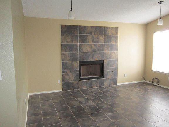 3rd image of 12152 Road House Dr
