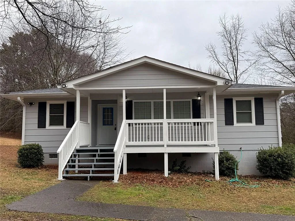 3 bed, 1.5 bath, 1092 sqft, $1,800 — Photo 1