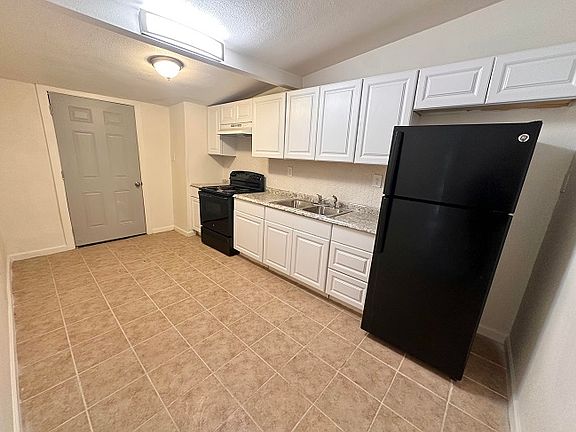 4th image of 310 1/2 S Magnolia Ave #A