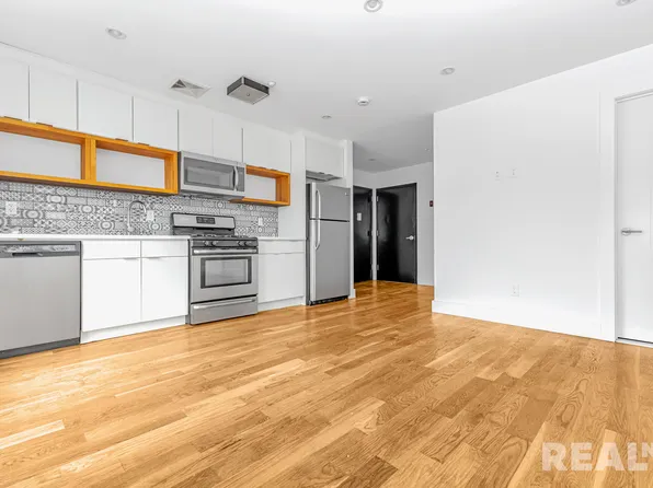 766 Lafayette Avenue 3H image 2 of 7