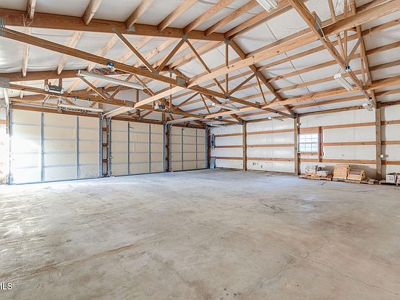 4th image of 418 Parker Estates Rd
