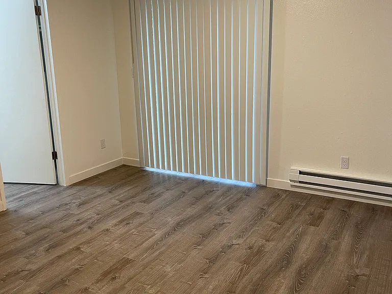 Country Estates Apartments — Photo 11