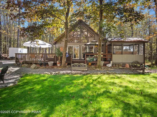 1915 Livingston Ln, Gouldsboro, PA 18424