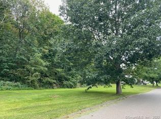 104 North St, Guilford, CT 06437