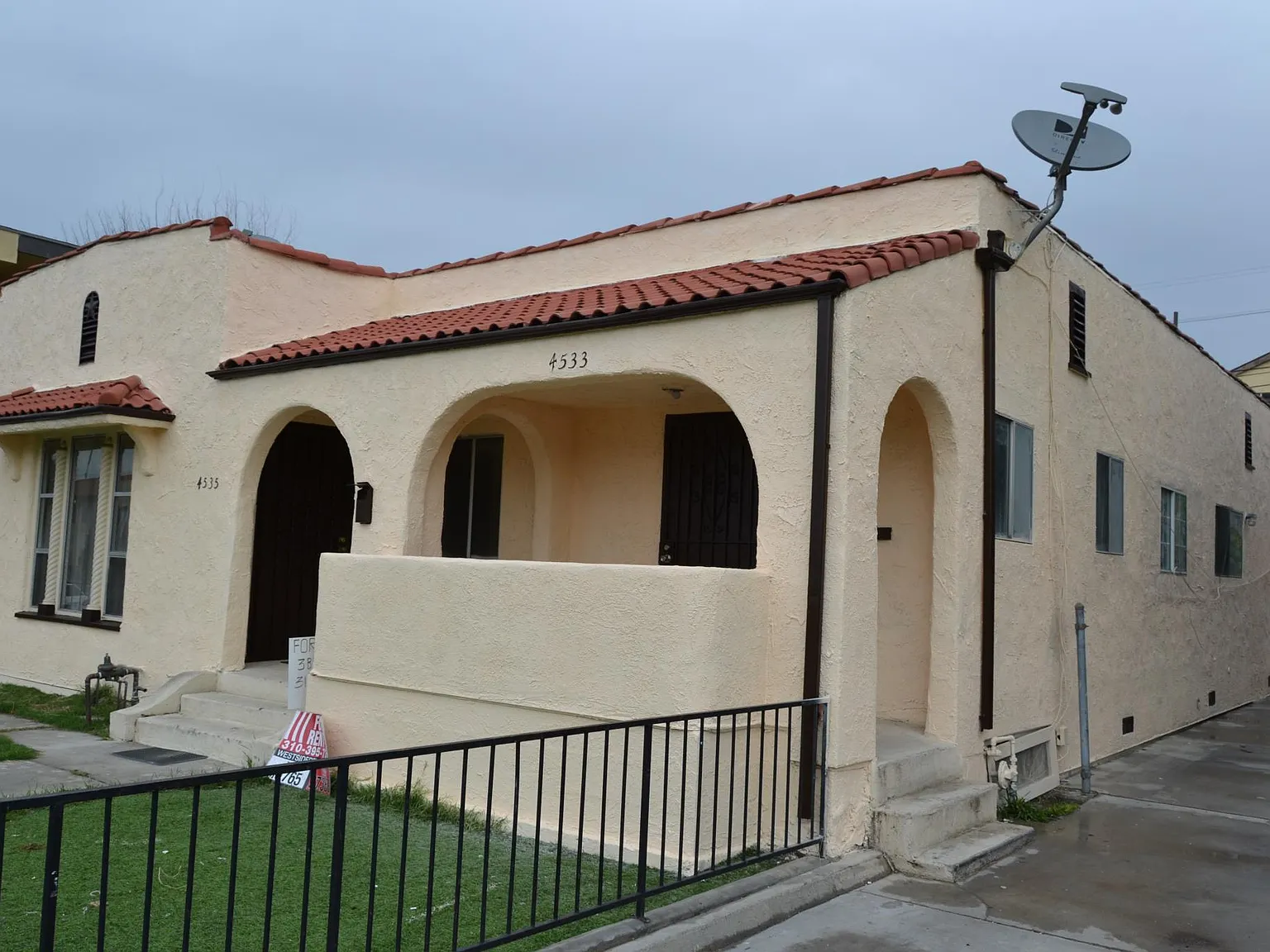 4535 Saturn St — Photo 2