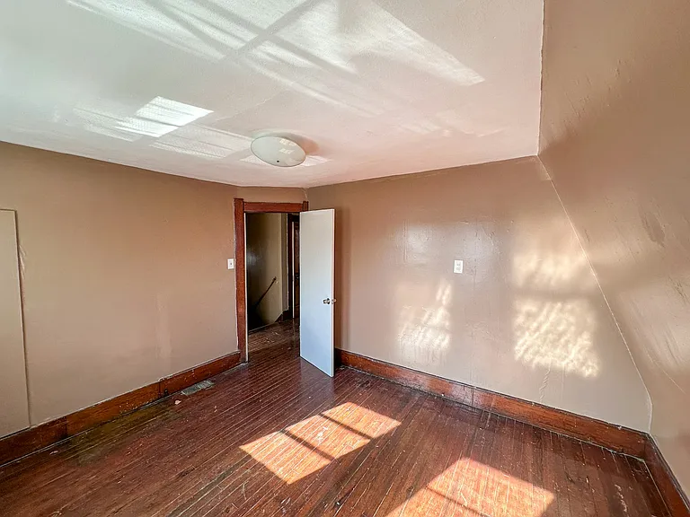 14812 Westropp Ave — Photo 13