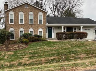 11916 Clover Knoll Rd, Gaithersburg, MD 20878