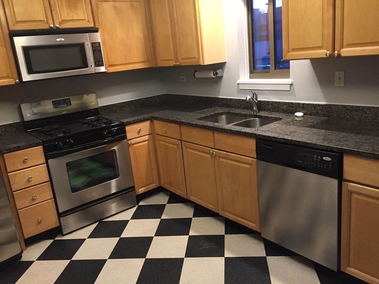 3 bed, 2.5 bath, 1600 sqft, $2,800 — Photo 4