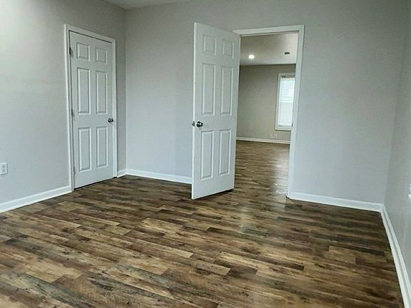 5th image of 663 Lee St