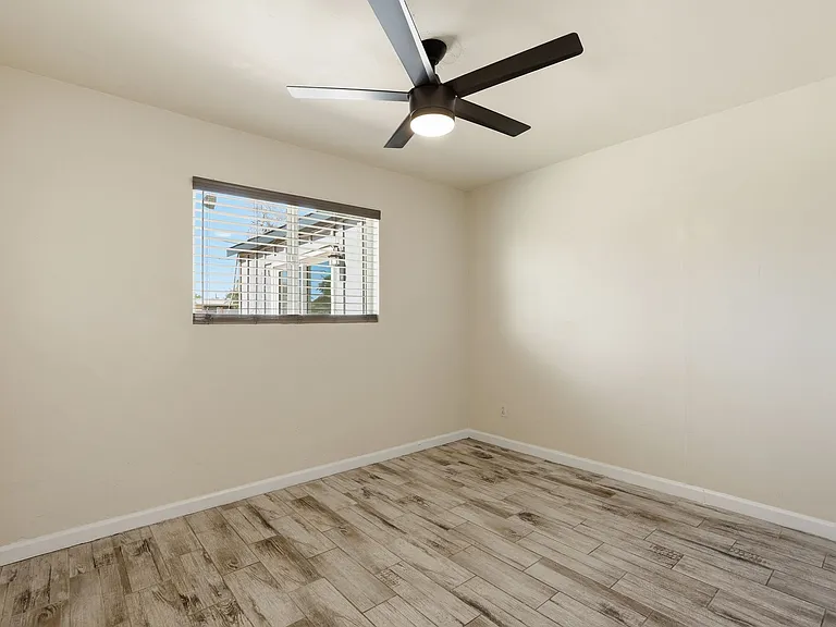 209 E McMurray Blvd — Photo 19
