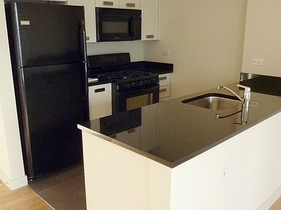 3rd image of 15 Dunham Pl APT 12J