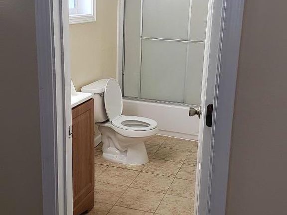 3rd image of 523 A St