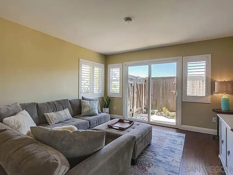 13563 Longfellow Ln — Photo 7