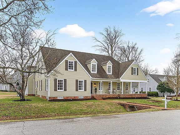 2nd image of 1111 Greenleaf Way