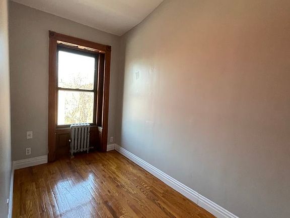 4th image of 374 Macdonough St #3