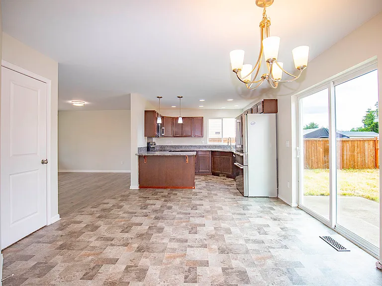 111 Carver Walk SE — Photo 8