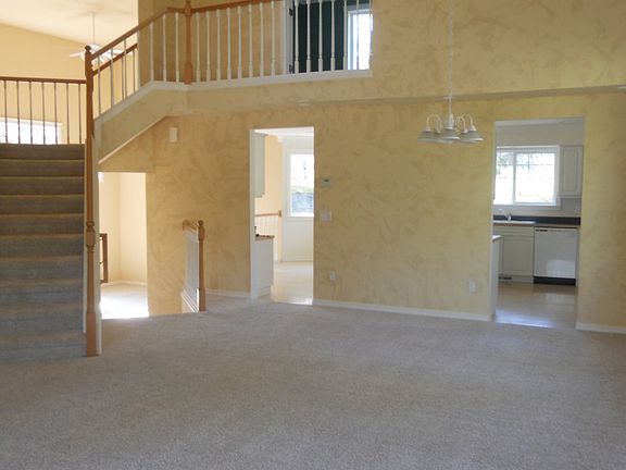 4th image of 1014 Mountain Park Dr