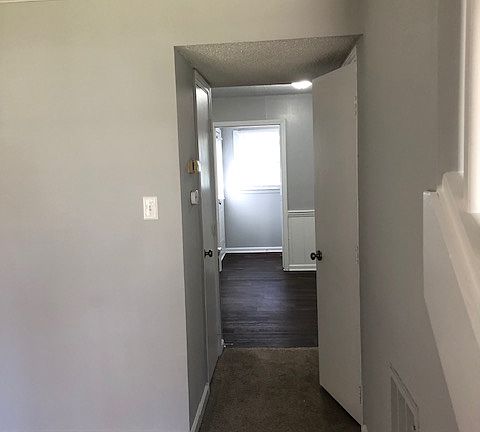 5th image of 4400 Graceland Ct #4400