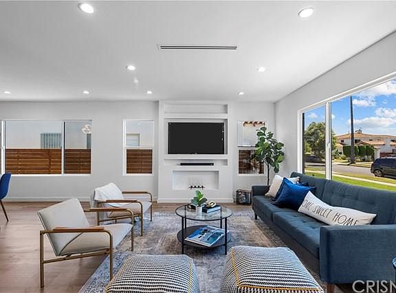 5th image of 3826 Degnan Blvd