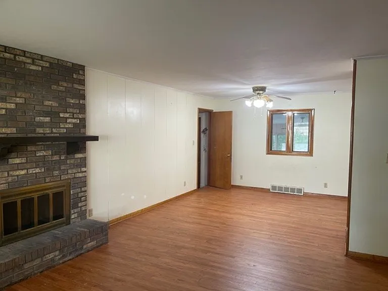 1415 S Western Ave — Photo 3