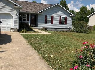 1507 Stonegate St, Farmington, MO 63640