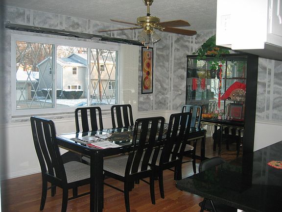 4th image of 494 Clearbrook Dr