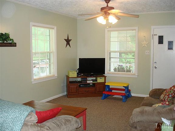 3rd image of 1116 Moseley Dr