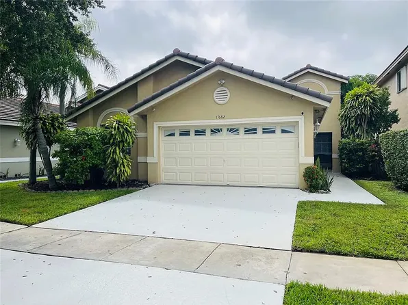 17682 SW 5th St, Hollywood, FL 33029