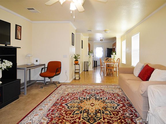 4th image of 8604 Dittmar Oaks Dr