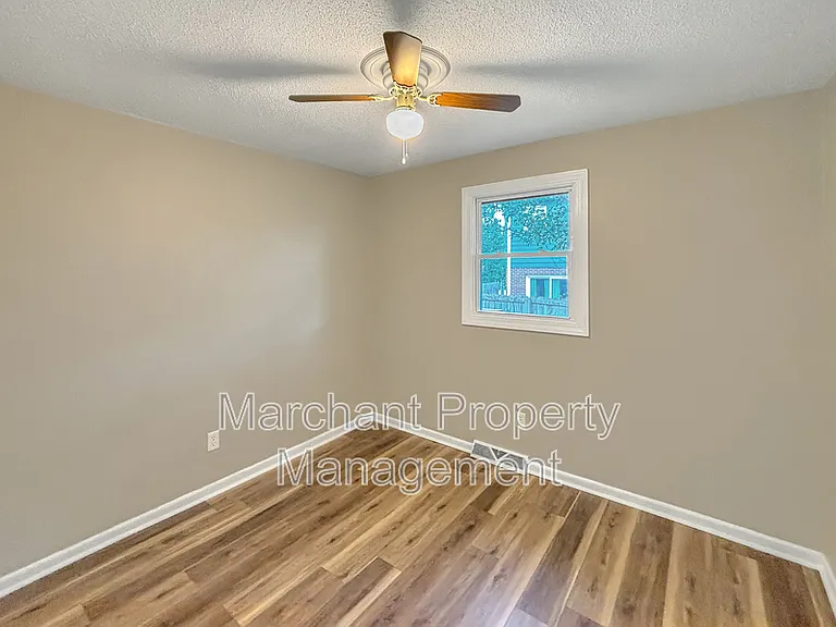 4716 Old Spartanburg Rd — Photo 13