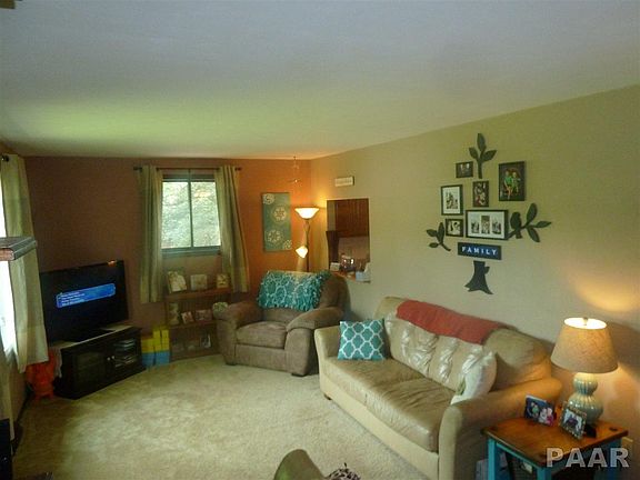 5th image of 1908 E Knox Ave