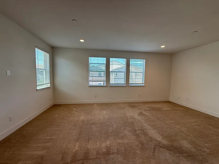 16763 Murphy Ave — Photo 15