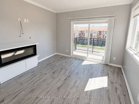 2nd image of 3075 Thomas St #310