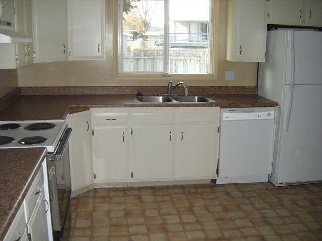 2nd image of 28 Campbell Dr
