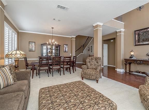 3rd image of 11239 Blackhawk Dr