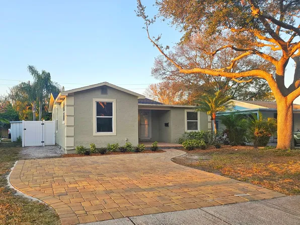 5610 Kelly Dr N, Saint Petersburg, FL 33703