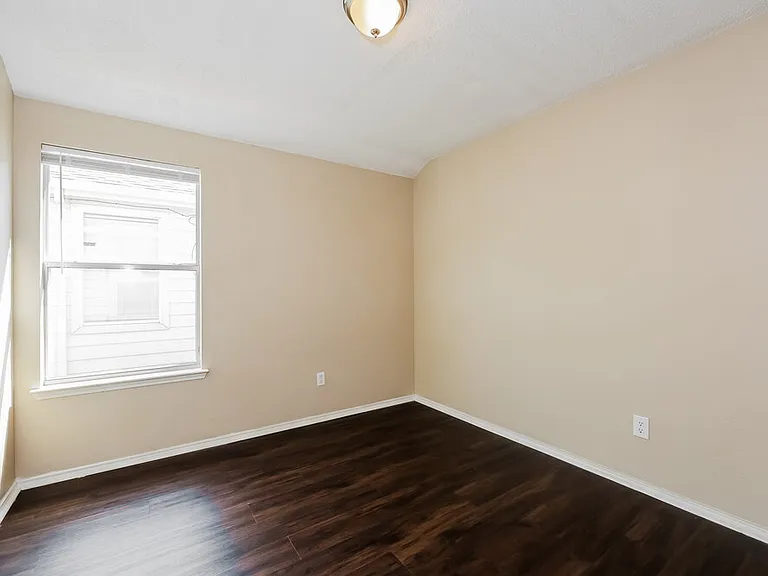 2021 Wildwood Dr — Photo 12