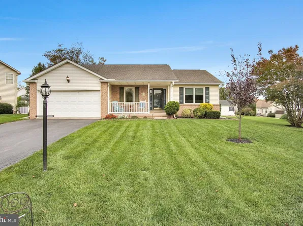 2181 Aslan Dr, York, PA 17404
