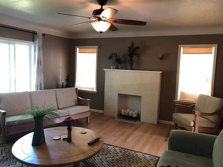 2027 Virginia Ln — Photo 5
